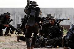 Προς κλιμάκωση ο πόλεμος - 5.000 πεζοναύτες και αποβατικά πλοία στέλνει ο Τραμπ στη Μέση Ανατολή