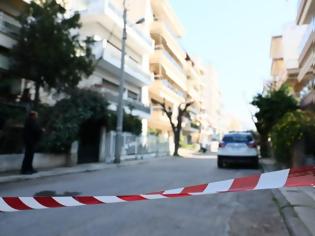 Φωτογραφία για Παραδόθηκε ύποπτος για τη δολοφονία του 20χρονου στην Καλαμαριά