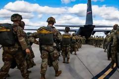 Reuters: Οι ΗΠΑ αναμένεται να στείλουν χιλιάδες στρατιώτες της 82ης Αερομεταφερόμενης Μεραρχίας στη Μέση Ανατολή