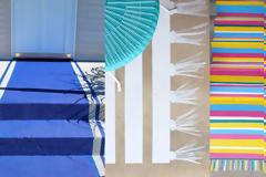 Ζωγραφισμένα χαλιά σε τσιμεντένια δάπεδα: επιλογές διακόσμησης