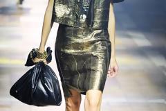 H Gen Z ΞΕΓΥΜΝΩΝΩΙΕ ΤΗΝ FAKE ΜΟΔΑ ΚΑΙ ΤΑ VIDEO ΤΩΝ INFLUENCERS ΣΤΟ TikTok