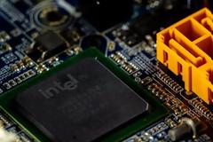 Η Intel ΠΡΩΤΟΠΟΤΕΙ ΜΕ ΤΟ ΛΕΠΤΟΤΕΡΟ GaN chiplet ΠΑΓΚΟΣΜΙΩΣ: 19 μm, integrated logic ΣΤΑ 300 GHz