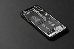 Η ΕΕ ΝΟΜΟΘΕΤΕΙ ΓΙΑ ΜΠΑΤΑΡΙΕΣ ΜΕ ΑΝΤΙΚΑΤΑΣΤΑΣΗ ΣΕ smartphones ΚΑΙ  tablets ΑΡΧΕΣ ΤΟΥ 32027