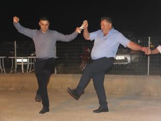 Φωτογραφία για Οι Γαντζουδαιοι κάνουν μια χαρά παντρευουνε τον Πανο με κουμπάρο τον Γιάννη Χρονη