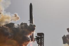 Πύραυλος της SpaceX προσέκρουσε στη Σελήνη – Με ταχύτητα σχεδόν 9.000 χλμ/ώρα και δύναμη 3 τόνων ΤΝΤ