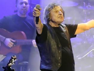 Φωτογραφία για Βασίλης Παπακωνσταντίνου: Σταματά προσωρινά τις συναυλίες του – Η ανακοίνωση για την υγεία του