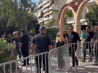 Φωτογραφία για Η Πάολα στη Νίκαια για το τελευταίο αντίο στον Γιώργο Μαζωνάκη