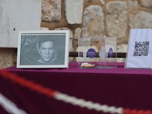 Φωτογραφία για Γιώργος Μαζωνάκης: Το ποσό που συγκεντρώθηκε αντί στεφάνων για τη Humanity Greece