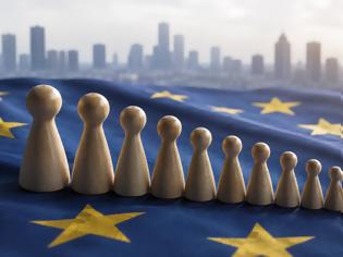 Φωτογραφία για To σημείο καμπής του 2029 για την Ευρώπη πλησιάζει : Η ώρα που ο πληθυσμός της θα αρχίσει να συρρικνώνεται...
