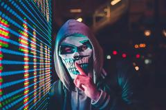 HACKERS  ΤΡΥΠΩΣΑΝ ΣΤΟ FBI ΚΑΙ ΕΒΑΛΑΝΑ ΣΤΟ ΧΕΡΙ ΔΕΔΟΜΕΝΑ ΜΕΧΡΙ ΜΥΣΤΙΚΟΥΣ ΠΡΑΚΤΟΡΕΣ