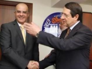 Φωτογραφία για ΔΗΚΟ φωτογραφίζει Αναστασιάδη