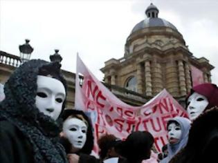 Φωτογραφία για Γαλλία: Οι πόρνες διαμαρτύρονται για σχέδιο κατά του «πεζοδρομίου»