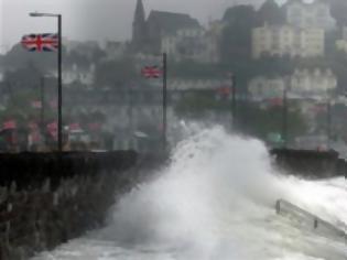 Φωτογραφία για Οι πλημμύρες απειλούν τη Βρετανία