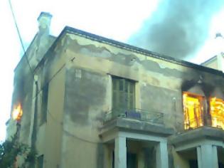 Φωτογραφία για Φωτιά σε ιστορικό κτίριο στο κέντρο της Κέρκυρας