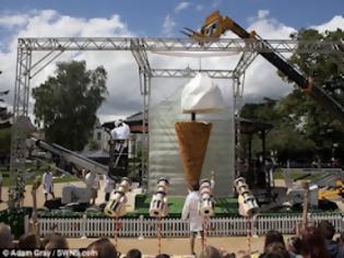Φωτογραφία για ΔΕΙΤΕ: Το μεγαλύτερο παγωτό στον κόσμο!