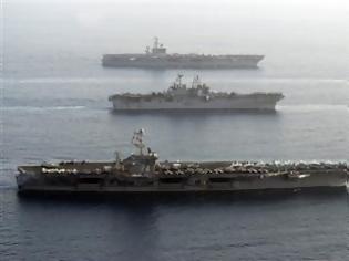 Φωτογραφία για Αμερικανικό πολεμικό πλοίο άνοιξε πυρ κατά ύποπτου σκάφους στον Κόλπο