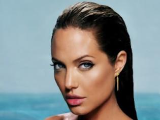 Φωτογραφία για Η Angelina Jolie προτιμά Φοινικούντα