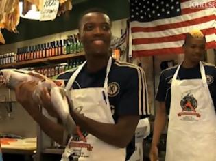 Φωτογραφία για ΕΠΙΑΣΑΝ... ΨΑΡΙΑ ΣΤΟΝ ΑΕΡΑ ΟΙ ΠΑΙΚΤΕΣ ΤΗΣ ΤΣΕΛΣΙ! *ΒΙΝΤΕΟ*