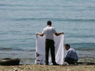 Φωτογραφία για ΒΟΝΙΤΣΑ: Λουόμενοι είδαν να επιπλέει στη θάλασσα νεκρό, ένα 15χρονο αγόρι!