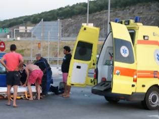 Φωτογραφία για Αστυνομικός με μαγιό ρύθμιζε την κυκλοφορία σε τροχαίο στην Εγνατία!