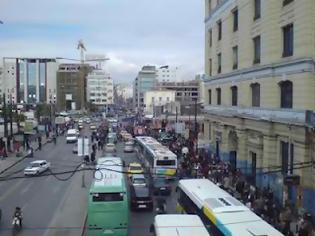 Φωτογραφία για ΕΠΙΘΕΣΗ ΠΑΚΙΣΤΑΝΩΝ ΣΕ ΑΣΤΙΚΟ ΛΕΩΔΟΡΕΙΟ ΣΤΟ ΛΙΜΑΝΙ ΤΟΥ ΠΕΙΡΑΙΑ...