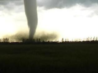 Φωτογραφία για Ανεμοστρόβιλος χτύπησε την παραλία του Καστελλοκάμπου στην Πάτρα - Πανικός στους λουόμενους