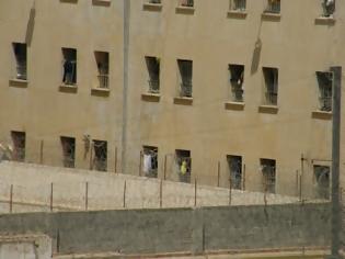 Φωτογραφία για «Διακοσμητικό συντριβάνι» η «πισίνα» στις φυλακές Κορυδαλλού