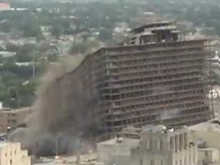 Φωτογραφία για Ξενοδοχείο καταρρέει σε 10 δευτερόλεπτα στη Νέα Ορλεάνη! [video]