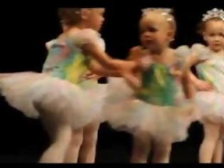 Φωτογραφία για Απρόβλεπτος καβγάς σε ρεσιτάλ χορού 2χρονων! [Video]