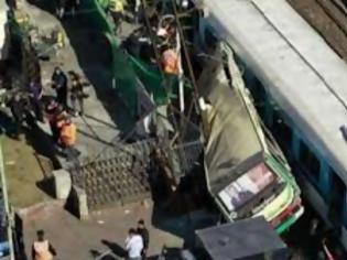 Φωτογραφία για Τουλάχιστον 8 νεκροί απο σύγκρουση τρένου με λεωφορείο στη Πολωνία