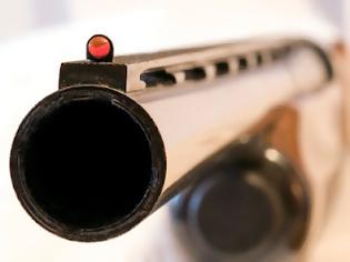 Φωτογραφία για Αργολίδα-Πυροβόλησε αλλοδαπούς που επιτέθηκαν στο γιο του