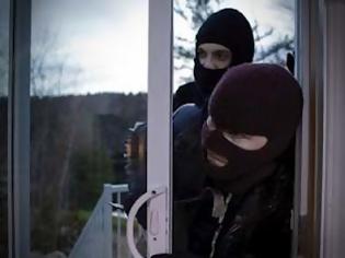 Φωτογραφία για Πάτρα: Εξαρθρώθηκε σπείρα που διέπραττε διαρρήξεις οικιών