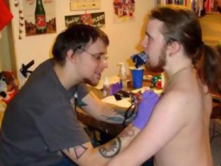 Φωτογραφία για ΔΕΙΤΕ: Ίσως ο χειρότερος τατουατζής του κόσμου…