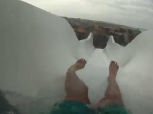 Φωτογραφία για VIDEO: Κατεβείτε την ψηλότερη νεροτσουλήθρα στον κόσμο!