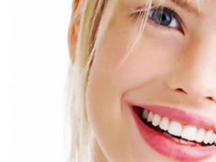 Φωτογραφία για Τα λευκά δόντια κάνουν τους ανθρώπους πιο ελκυστικούς!