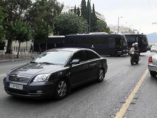 Φωτογραφία για Βουλευτές διαμαρτύρονται που μένουν... απροστάτευτοι