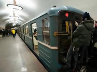 Φωτογραφία για VIDEO: Metro Surfing... ένα επικίνδυνο και χαζό σπορ