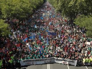 Φωτογραφία για Μετά την Ελλάδα, σκοπός τους να γονατίσουν και την Ισπανία