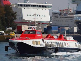 Φωτογραφία για Μηχανική βλάβη του Flying Dolphin 29 στην Ύδρα