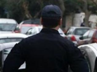 Φωτογραφία για Απίστευτο! Αστυνομικός «φρουρεί» πολιτικό που έχει πεθάνει εδώ και δύο χρόνια