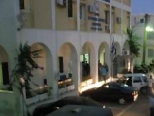 Φωτογραφία για Φοβούνται επεισόδια στην Σύρο εξαιτίας του Πακιστανού λαθρομετανάστη δράκου.