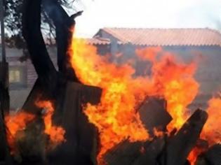 Φωτογραφία για Αγιά Λάρισας: Στις φλόγες οικία, ένας νεκρός