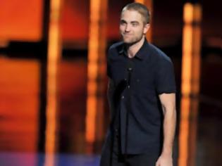 Φωτογραφία για Η πρώτη συνέντευξη του Robert Pattinson μετά σκάνδαλο της απιστίας!