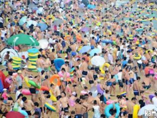 Φωτογραφία για Μια καυτή συνηθισμένη μέρα σε παραλία της Κίνας!(pics)