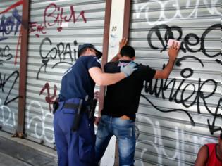 Φωτογραφία για ΣΥΝΕΧΙΖΟΝΤΑΙ ΟΙ ΑΣΤΥΝΟΜΙΚΟΙ ΕΛΕΓΧΟΙ ΣΤΟ ΚΕΝΤΡΟ ΤΗΣ ΑΘΗΝΑΣ