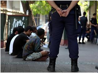 Φωτογραφία για Κατά των μαζικών συλλήψεων μεταναστών η Διεθνής Αμνηστία