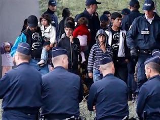 Φωτογραφία για Η γαλλική αστυνομία εκκένωσε καταυλισμό Ρομά