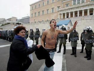 Φωτογραφία για Να τις αγαπάτε τις μάνες σας ρε