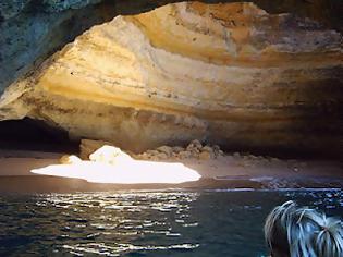Φωτογραφία για Μία εντυπωσιακή θαλάσσια σπηλιά
