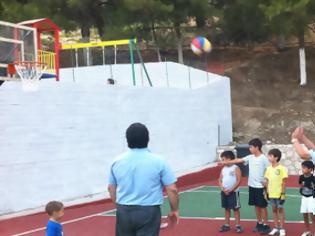 Φωτογραφία για Σε χρήση το νέο γήπεδο μπάσκετ και η καινούργια παιδική χαρά στο Λουτράκι Μαλεβιζίου